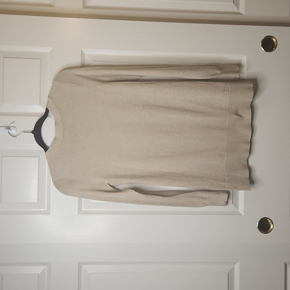 AnnTaylor Loft Women's Tan Long Sleeve Scoop Neck Sweater Size XS - Picture 10 of 11